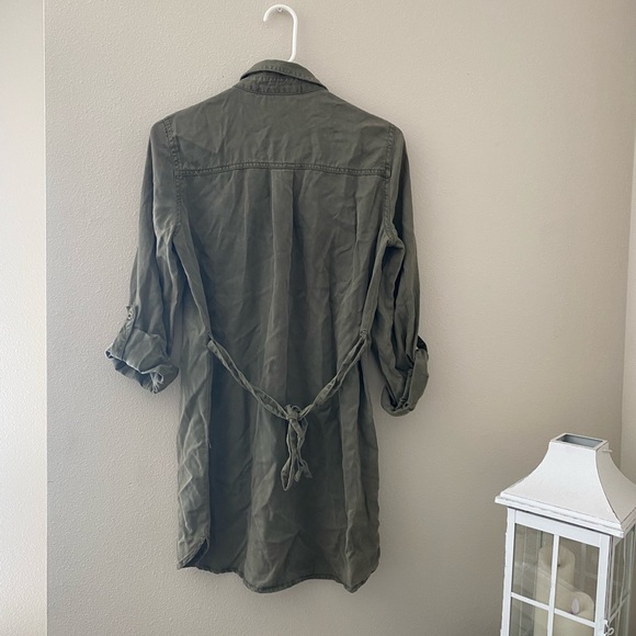 Army Green Button-up Tunic (fall must have! 🍁) - Picture 4 of 7